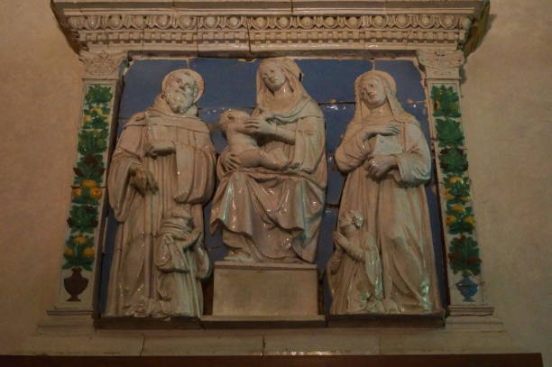 Ceramica di Andrea della Robbia nella sacrestia dell'Abbazia di Vallombrosa