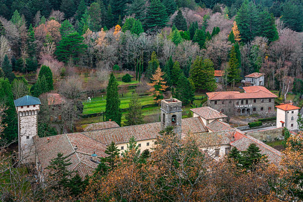 Veduta aerea dell'Abbazia di Vallombrosa in autunno
